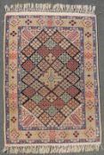 Isfahan Manufakturteppich. Korkwolle mit Seide auf Seide. Iran. Sehr feine Knüpfung. 156 cm x 110