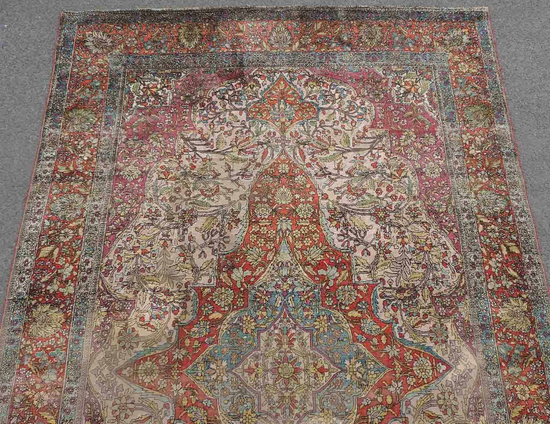 Keschan "Motascham" Orientteppich. Seide. Iran. Antik, um 1910. 205 cm x 133 cm. Handgeknüpft. Seide - Bild 3 aus 6
