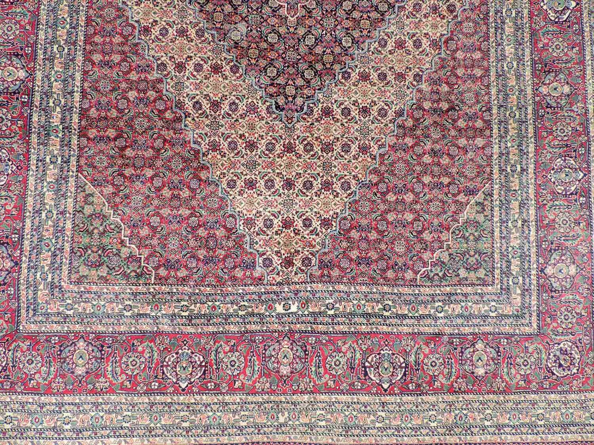 Täbris Mahi Teppich. Iran. Feine Knüpfung. 345 cm x 251 cm. Handgeknüpft in Persien. Wolle auf - Bild 11 aus 11