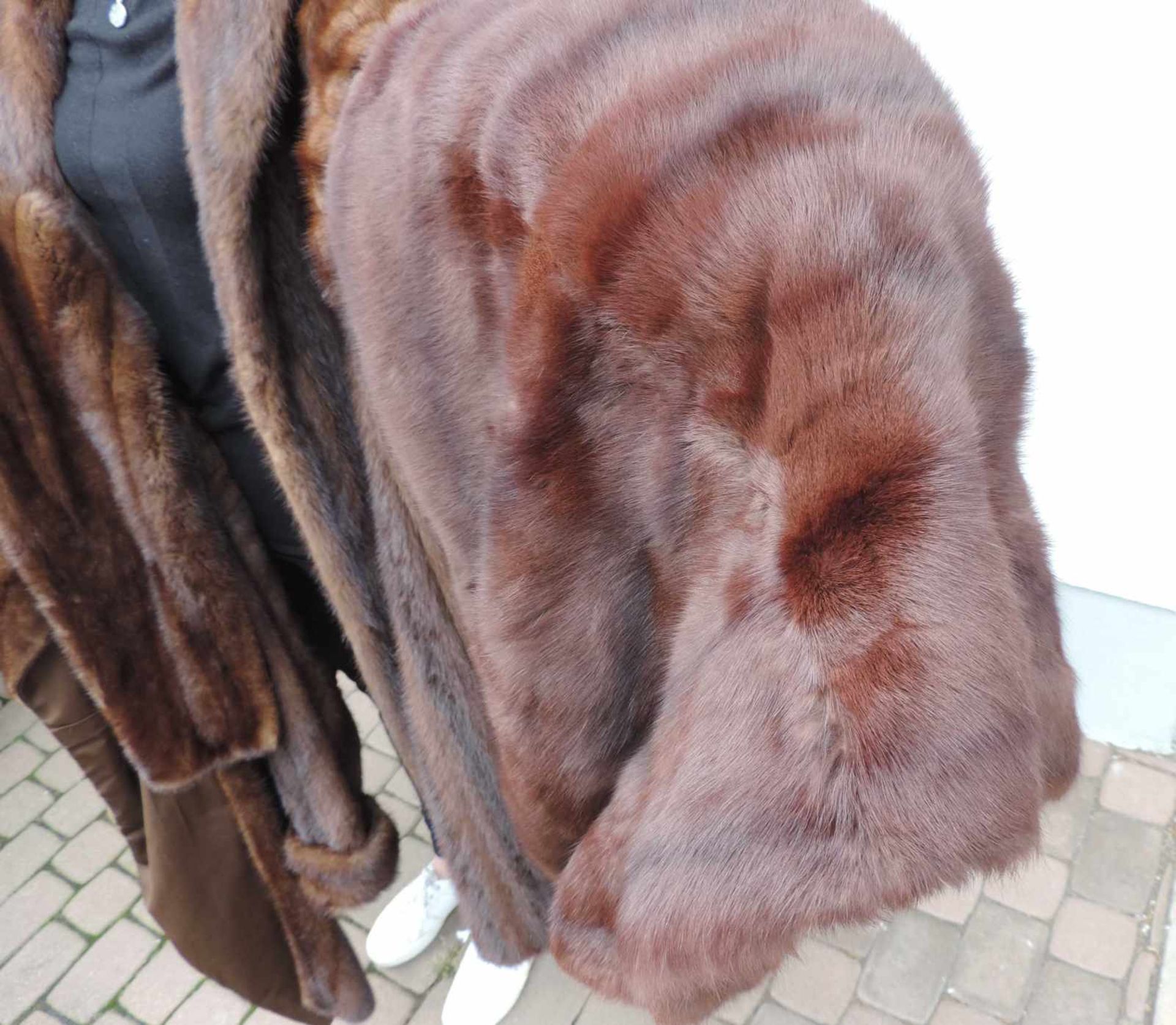 Nerzmantel, Nerzjacke, Nerzstola und Nerz Schaal. Konfektionsgröße circa 38. Mink coat, mink jacket, - Bild 4 aus 6