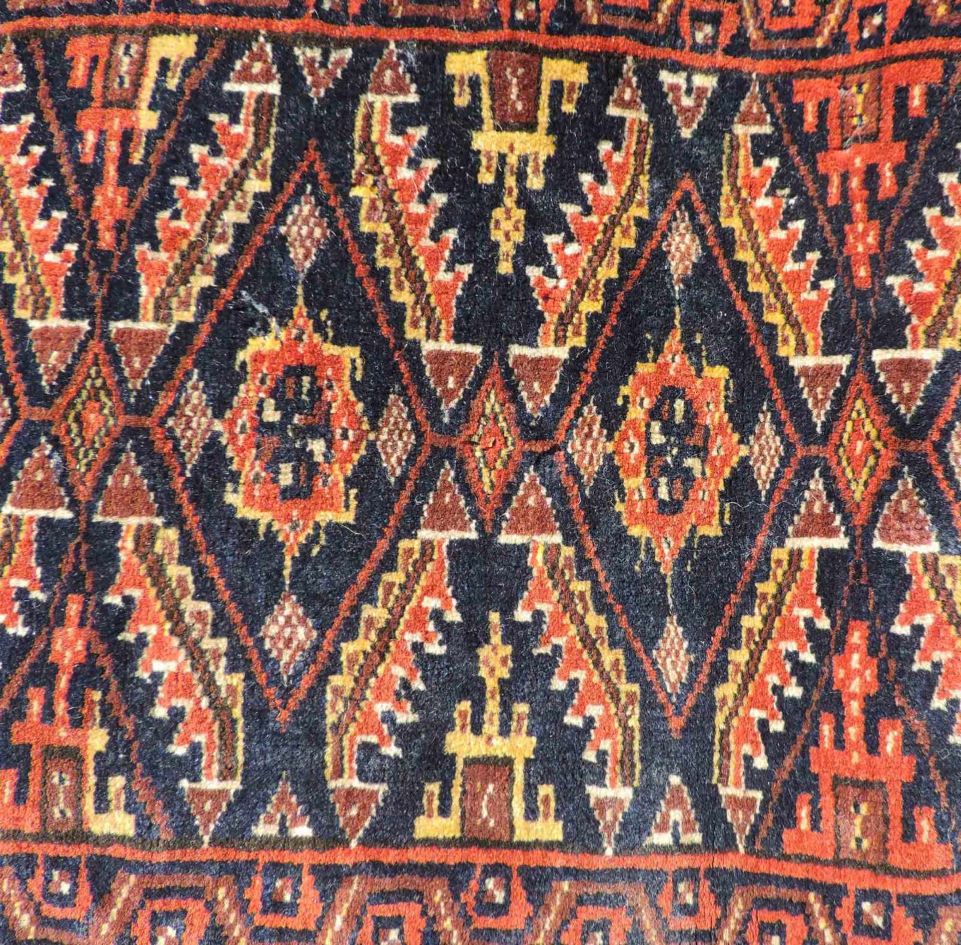 Belutsch Balischt, Stammesteppich. Iran, alt um 1920. 75 cm x 43 cm. Handgeknüpft. Wolle auf - Bild 2 aus 4