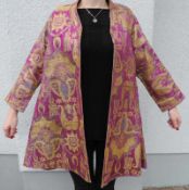 Höfische osmanische Jacke. Türkei. 17. / 18. Jahrhundert. 87 cm lang. Handgewebte Seide mit