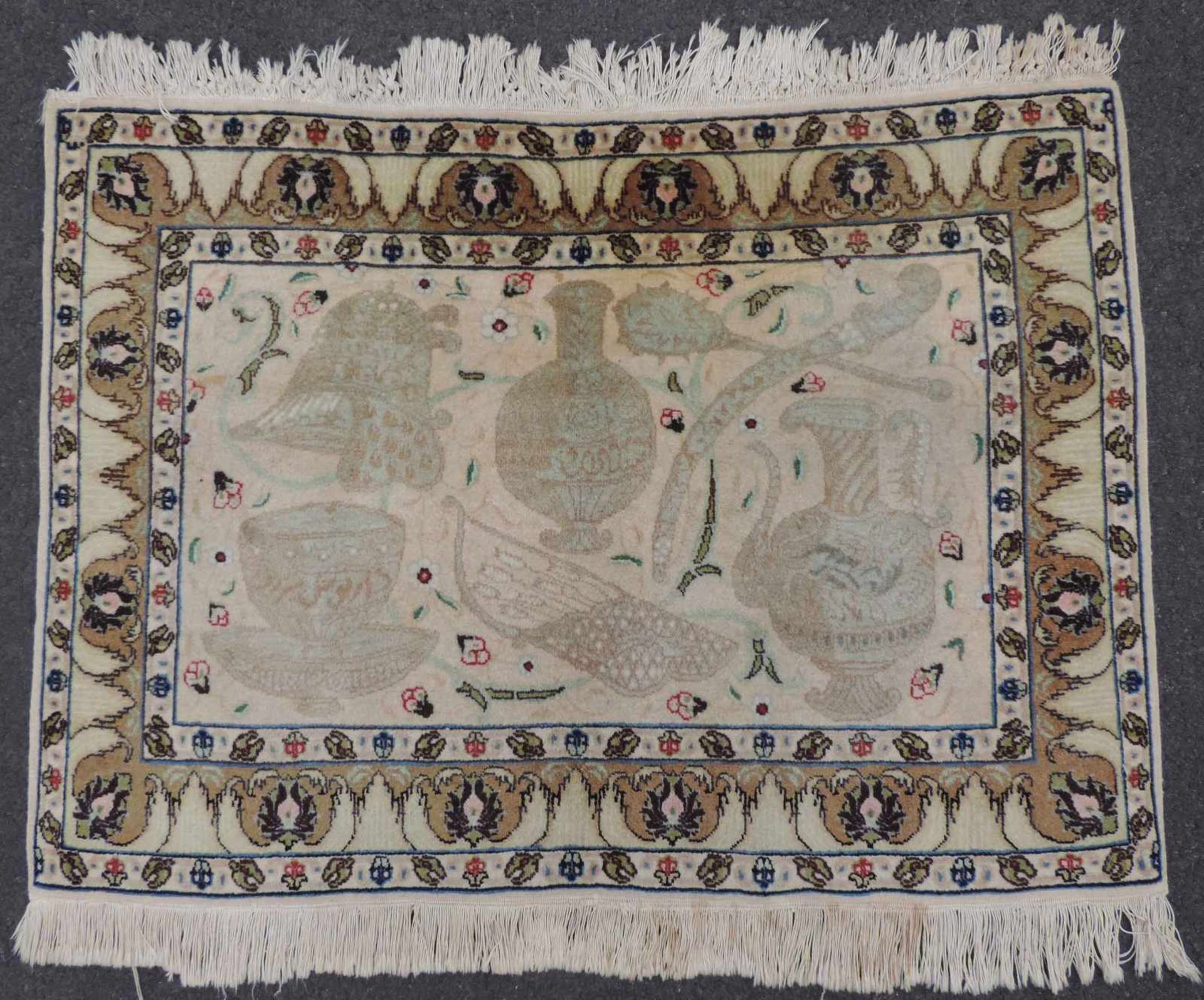 Täbris Bildteppich. Iran. Alt, um 1930. 68 cm x 93 cm. Handgeknüpft. Wolle auf Baumwolle. Tabriz