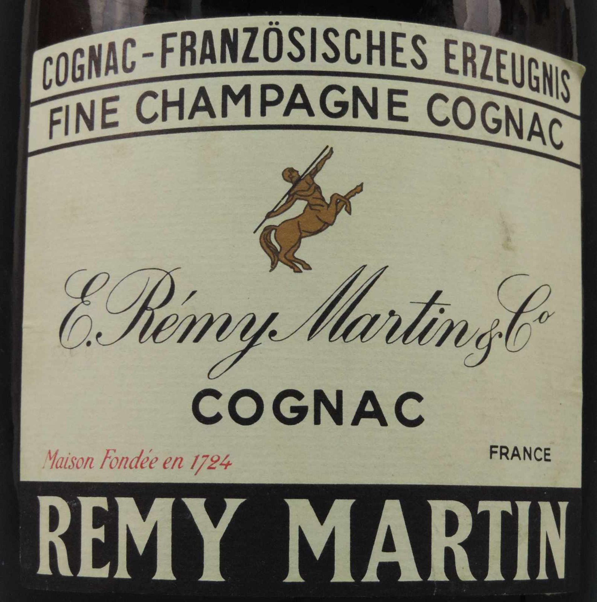 E. Remy Martin & Co Fine Champagne Cognac VSOP Qualité du Centaure. Grand format. Inhalt circa 5 - Image 3 of 9