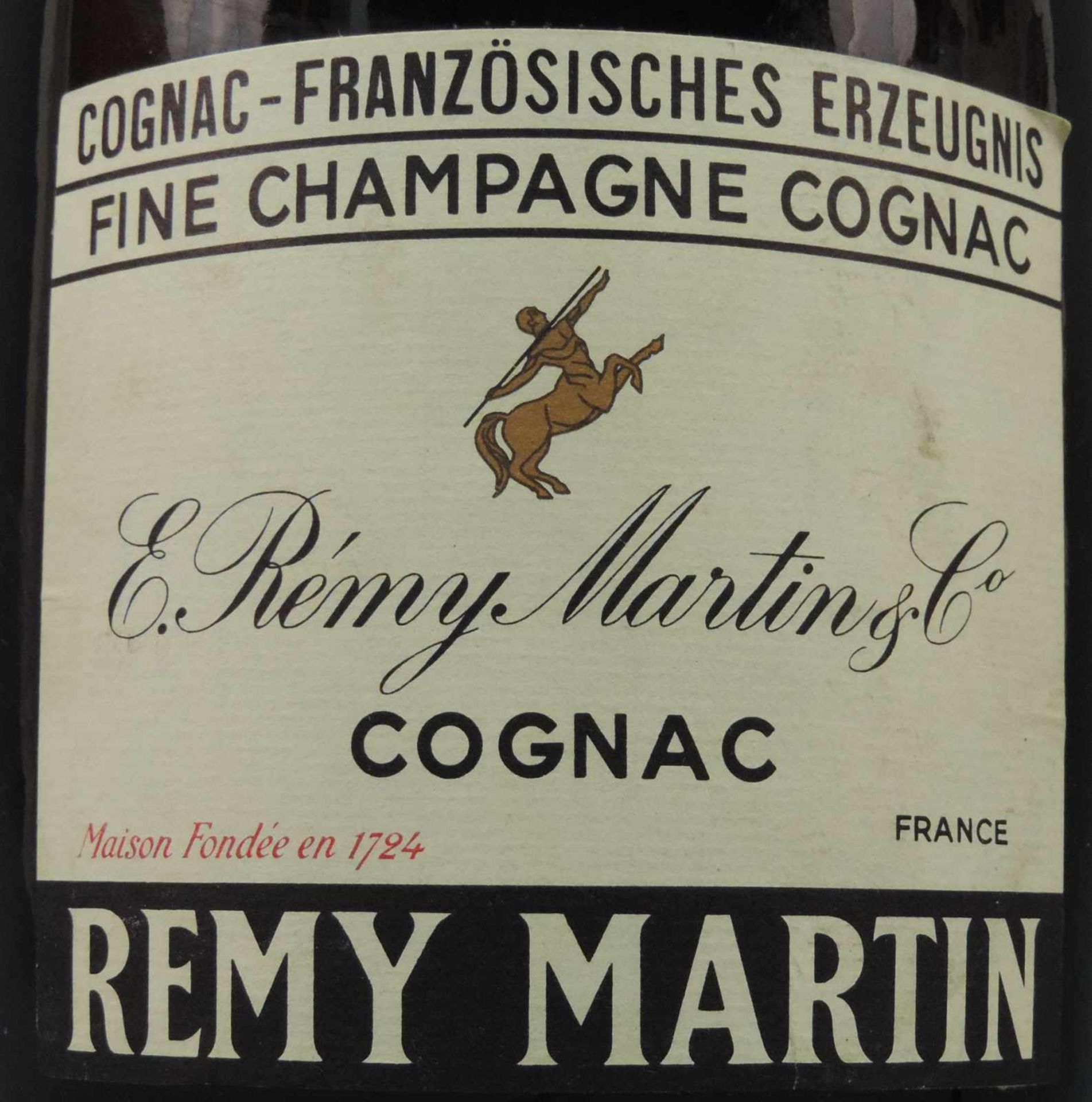 E. Remy Martin & Co Fine Champagne Cognac VSOP Qualité du Centaure. Grand format. Inhalt circa 5 - Bild 3 aus 9