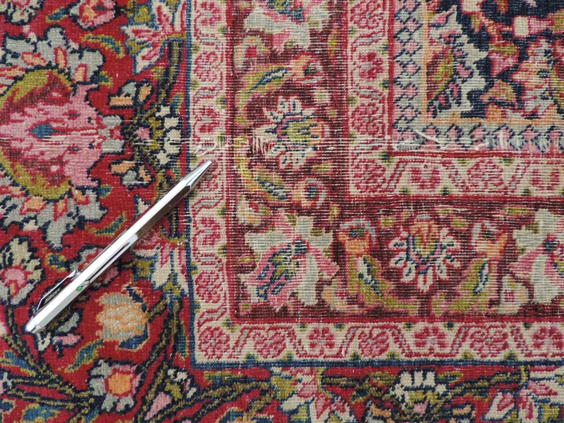 Kirman Laver Meisterteppich. Sehr feine Knüpfung. Iran. Antik, um 1900. 345 cm x 255 cm. - Bild 7 aus 9