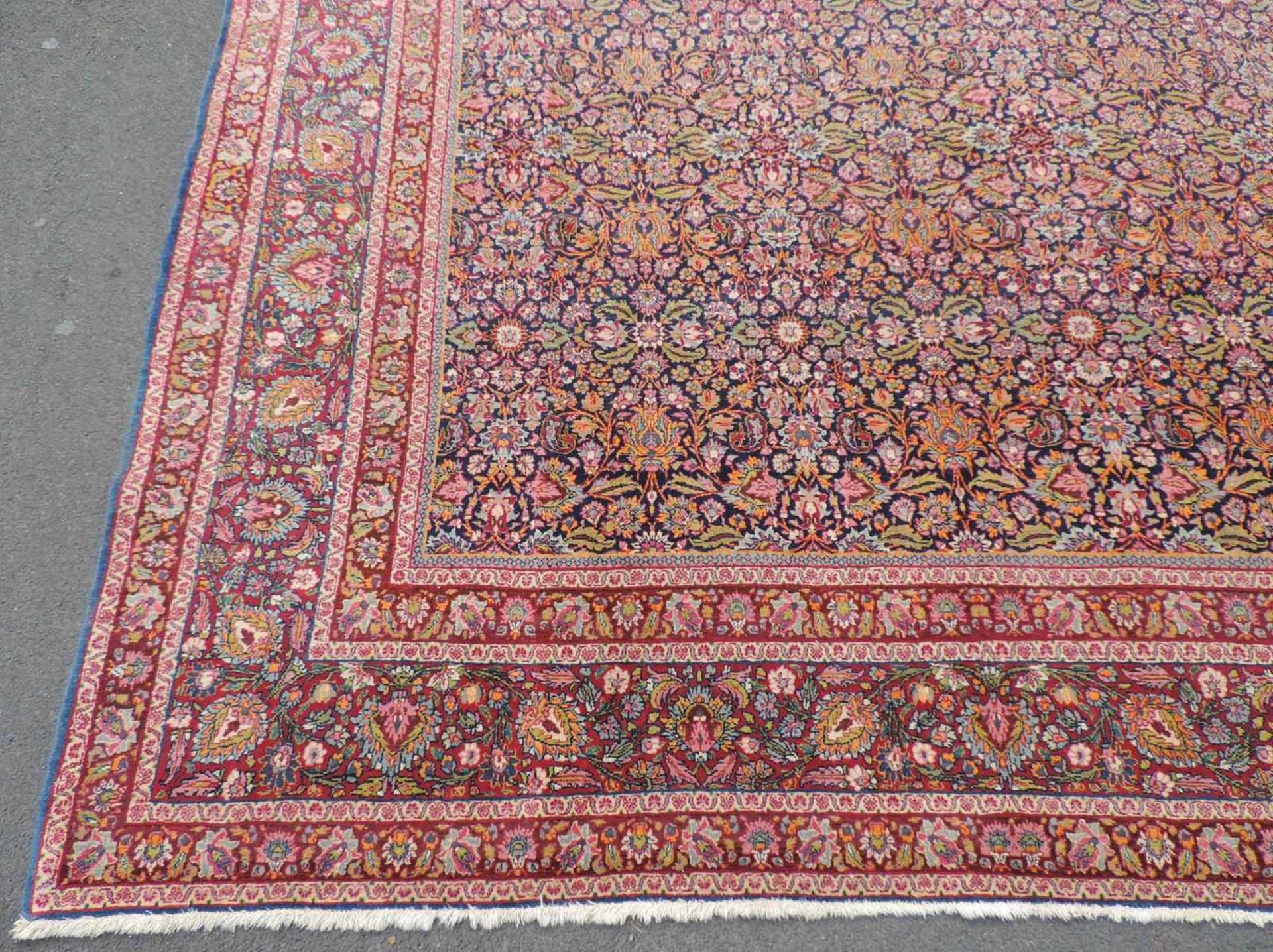 Kirman Laver Meisterteppich. Sehr feine Knüpfung. Iran. Antik, um 1900. 345 cm x 255 cm. - Bild 2 aus 9