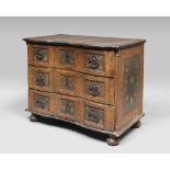 FINE COMMODE  IN LACQUERED WOOD, ALTO VENETO 18TH CENTURY