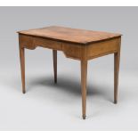 WRITING DESK IN WALNUT, LATE 19TH CENTURY

with banding in brass. Rectangualr top, three drawers