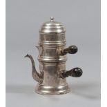 COFFEE POT IN SILVER, PROBABLY NAPLES 20TH CENTURY

in two sections.

h. cm. 23.

Gross weight gr.