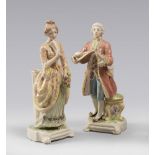 PAIR OF FIGURES IN CERAMIC, PROBABLY BASSANO 20TH CENTURY

depicting dame and musician.

h. cm. 28 e