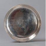 BOWL IN SILVER PLATE, 20TH CENTURY

engraved with royal crest in well. 

Signed 'Cassetti'.

Size