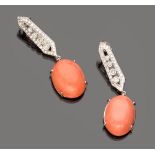 PAIR OF EARRINGS

in white gold 18 kt., with pendant coral and elements in leaf shape with diamonds.