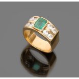 RING

in yellow gold 18 kt., with rectangular cut central emerald and two bands with eight round cut