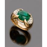 RING

in yellow gold 18 kt., with central cabochon cut emerald and diamonds.

Emerald ct. 3.00