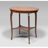 OVAL TABLE, 19TH CENTURY

in mahogany and bois de rose, surface with marquetry.  

Size cm. 77 x