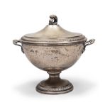 SUGAR BOWL IN SILVER, 20TH CENTURY

with leaf on lid.

Size cm. 20 x 21 x 18, weight gr. 487.