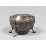 BEAUTIFUL SILVER SUGAR BOWL, ITALY FIRST HALF 20TH CENTURY Measurements cm. 8 x 12 x 11, weight