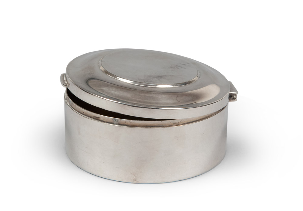 SILVER BOX, GERMANY 20TH CENTURY Measurements cm. 5 x 11, weight gr. 310.