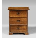 SIDETABLE IN WALNUT-TREE, PROBABLY NAPLES 18TH CENTURY Measures cm. 80 x 65 x 45.