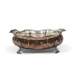 SILVER CENTERPIECE, ITALY 20TH CENTURY Measures cm. 10 x 27 x 22, weight gr. 570.