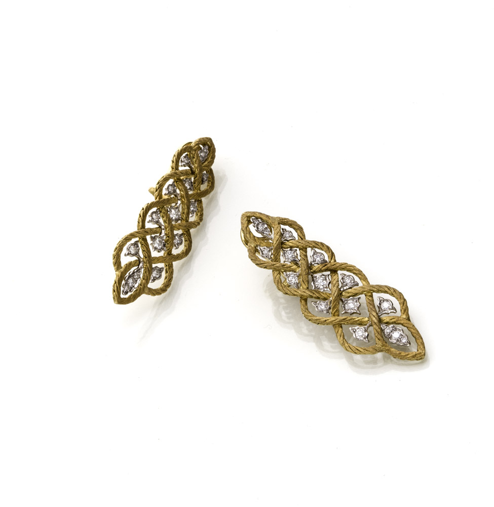 BEAUTIFUL PAIR OF EARRINGS in yellow gold 18 kts., with diamonds set. Length cm. 7,00, total