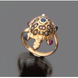 BEAUTIFUL RING in yellow gold 18 kts., decorated turtle with diamond brown, rubies and sapphires