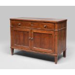 WALNUT TALLBOY, VENETIAN EARLY 19TH CENTURY Measurements cm. 98 x 124 x 56.