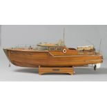 MODELLO DI YACHT, ANNI '50 in legno, metallo, corde ed essenze. Completo di basetta per esposizione.