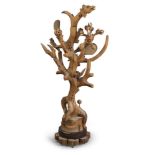 FERDINANDO CODOGNOTTO (San Don di Piave 1940) Albero, 1982 Scultura in legno, cm. 190 x 60 x 50