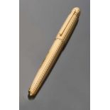 PEN PASHÁ OF CARTIER laminated in yellow gold 18 kts. Length cm. 14. Complete of case. PENNA PASHÁ