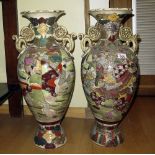 A JAPANESE PAIR OF CERAMIC VASES, FIRST HALF 20TH CENTURY