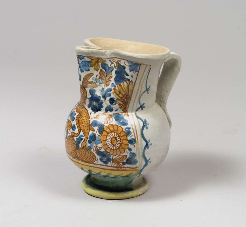 MAJOLICA PILCHER, PROBABLY PUGLIE LATERZA END 18TH CENTURY to white enamel with decorum in brown and