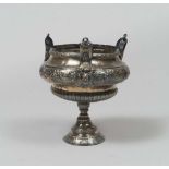 SILVER LAMP, PUNCH NAPLES 19TH CENTURY hurled to leaves and palmette. Complete of chain. Measures