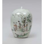 A CHINESE POLYCHROME PORCELAINE VASE. END 19TH, EARLY 20TH CENTURY. Mesures cm. 30 x 20. Good