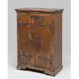 CHESTNUT BOX, ANCIENT ELEMENTS with front two doors and bracket feet. Iron hinges. Measures cm.