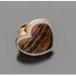 RING in yellow gold 18 kts. Bright ct. 0.50 ca., total weight gr. 16,00. ANELLO FANTASIA in oro