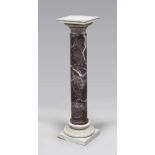 A SMALL MARBLE COLUMN, 18TH CENTURY with capitel and base in white marble. h. cm. 77. Defects.