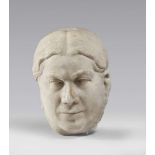 UNKNOWN SCULPTOR, 18TH CENTURY Woman's face Sculpture in white marble, 25 x 18 x 14 cm. Nose