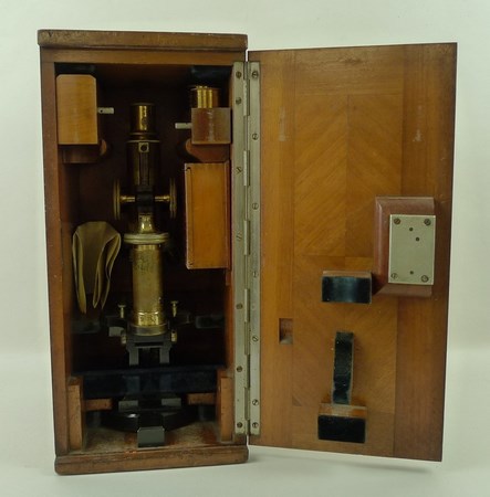 A Carl Zeiss Jena microscope, number 36230, with four lenses and cases, in fitted mahogany case, - Image 4 of 6