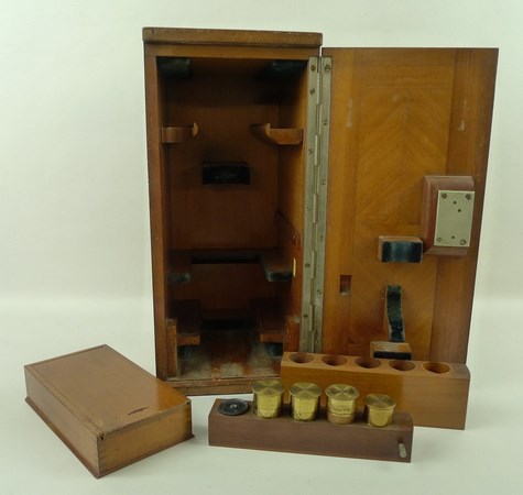 A Carl Zeiss Jena microscope, number 36230, with four lenses and cases, in fitted mahogany case, - Image 3 of 6