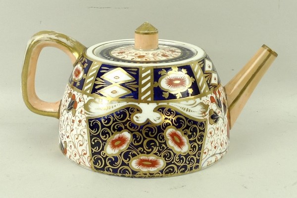 A Royal Crown Derby part tea service, in the Imari pattern, marked 2451, comprising six tea cups, - Image 2 of 8