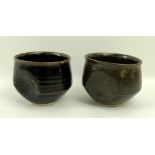 A near pair of Kenneth Quick Studio Pottery cups, mid 20th century,