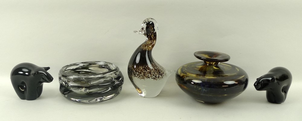 A collection of glass items comprising a Mdina glass squat vase, in tortoiseshell colours, 10cm,
