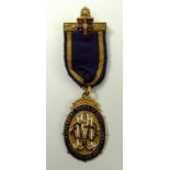 An Order of the Oddfellows Manchester Unity 9ct gold and enamel jewel,