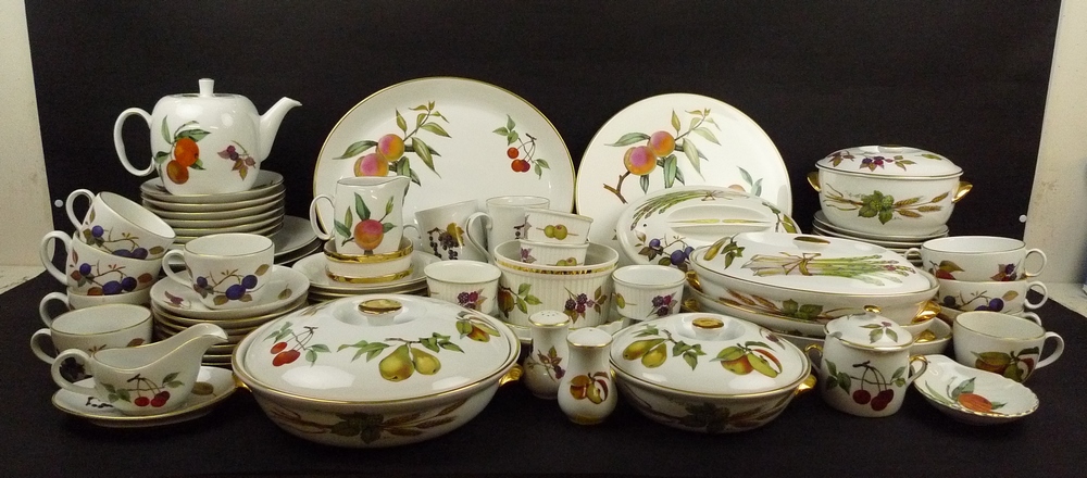 A Royal Worcester part dinner and tea service, decorated in the 'Evesham' pattern, - Image 2 of 4