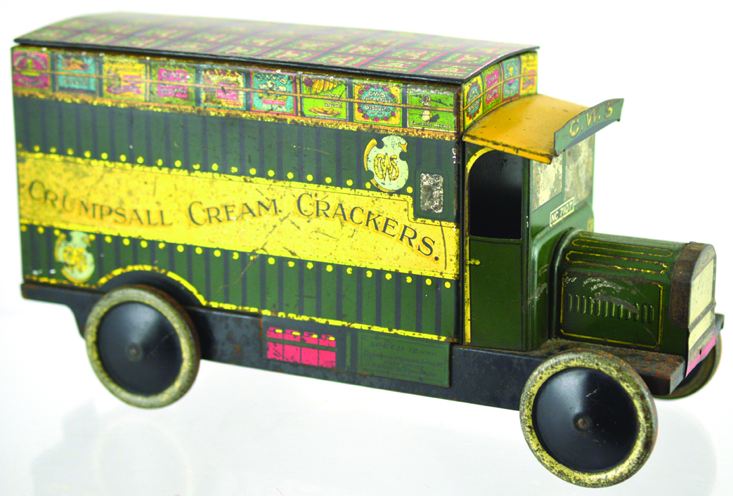C.W.S. BISCUIT WORKS TIN PLATE LORRY. 9.5 by 4.75ins, CRUMPSALL CREAM CRACKERS to sides C.W.S./ - Image 3 of 4