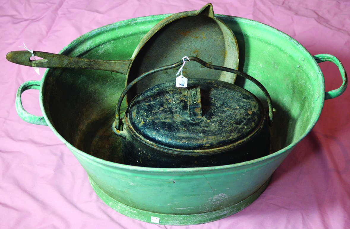 PAIR CAST IRON COOKING VESSELS. Inc. oval shape cooking pot & cast iron frying pan. (2) NR