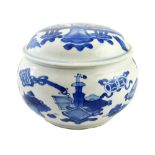 A Chinese blue and white circular box and cover, Kangxi,