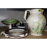 A quantity of dinner and tea wares, including green and gilt part dinner service and a T.